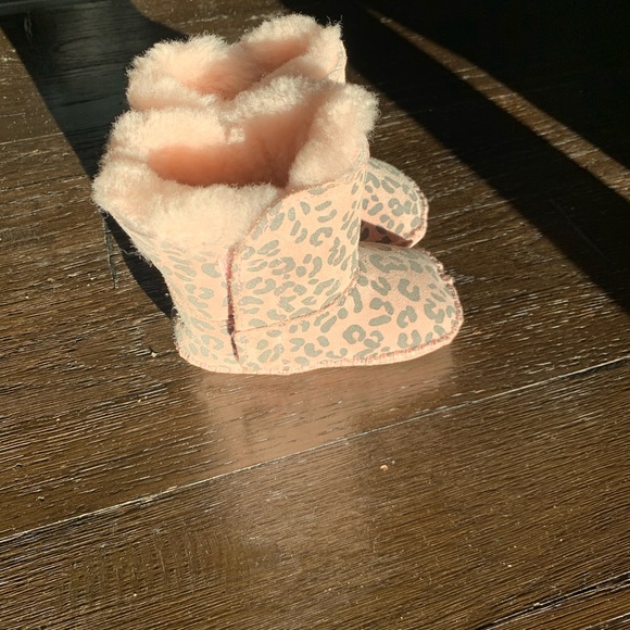 Infant UGGs size 2/3